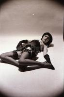 cca 1978 Közös nevezőn, szolidan erotikus felvételek, 8 db vintage negatív, + 8 db vintage fotó és/v...