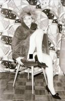 cca 1981 Modellbemutató, szolidan erotikus felvételek, 7 db vintage negatív, + 7 db vintage fotó és/...