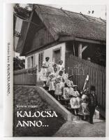 Romsics Imre: Kalocsa anno... Kalocsai fotográfiák. Photographs from Kalocsa. Photographien von Kalocsa. Kalocsa, 1999, Kalocsai Múzeumbarátok Köre. Magyar, angol, és német nyelven. Fekete-fehér fotókkal, térképekkel illusztrált. Kiadói kartonált papírkötés. Megjelent 2000 példányban.