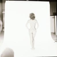 cca 1979 Elölről is, hátulról is, szolidan erotikus felvételek, 4 db vintage negatív, + 7 db vintage...