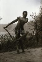 cca 1973 Csiklandós emlékek a múltból, szolidan erotikus felvételek, 28 db vintage negatív, 24x36 mm