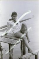 cca 1973 Csiklandós emlékek a múltból, szolidan erotikus felvételek, 28 db vintage negatív, 24x36 mm