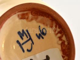 Jelzett Miksa kancsó, kézzel festett mázas kerámia, apró máz hibával, m: 23 cm