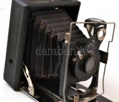 cca 1930 Henning Rhaco 6,5x9 cm-es síkfilmes fényképezőgép, Rodenstock Trinar-Anastigmat 13,5 cm f/6...