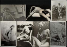 7 db finoman erotikus fotó, 11,5x8,5 cm és 14x9 cm közötti méretben