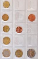 102db-os vegyes Euro érme gyűjtemény albumban, közte Ausztria, Belgium, Franciaország, Görögország, ...