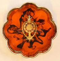 Ezüstözött alpakka tálka, jelzett (F.T.R. E.P.N.S.), intarziás borostyán színű tartóval, d:12,5 cm