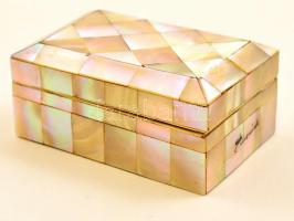 Gyöngyház berakásos ékszeres dobozka, 8×5,5 cm