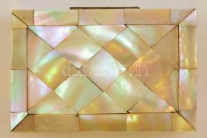 Gyöngyház berakásos ékszeres dobozka, 8×5,5 cm