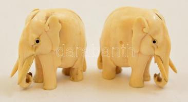 XX.sz.e  2 db elefánt, festett szemekkel, elefántcsont, jelzés nélkül, foltos, m: 4 cm