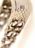 Ezüst (Ag.) cukorcsipez, jelzett (800), levél mintás fogóval, h: 9 cm nettó:18 g