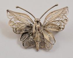 Ezüst(Ag) filigrán pillangó bross, jelzés nélkül, 4×3 cm, nettó: 5,8 g