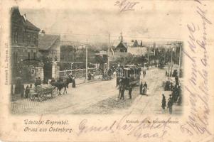 1901 Sopron, Oedenburg; Kossuth út, feldíszített villamos magyar címerrel, Varga és Dukász üzlete, piac. Kiadja Kummert L. 227. (EK)