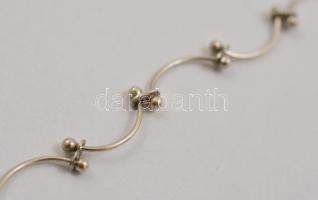 Ezüst(Ag) hullámos nyaklánc, jelzett, h: 39 cm, nettó: 5,8 g