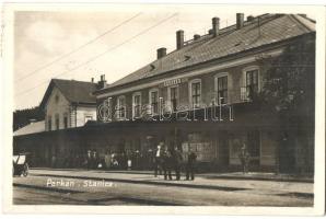 Párkány, Parkan, Stúrovo; Stanica / Vasútállomás, vasutasok / Bahnhof / railway station, railwaymen