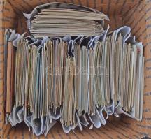 Érdekes vegyes képeslap tétel családi gyűjtésből: 863 db, kb fele külföldi városkép, fele üdvözlő és...