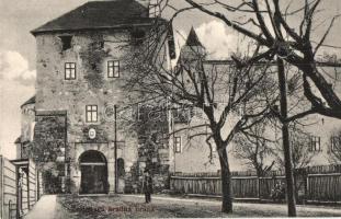 Zólyom, Zvolen; Zvolenská hradná brána / Vár, várkapu. Kiadja G. Horváth / castle gate