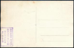 Gábor Miklós és Sulyok Mária egy jelenetben, Kálmán pecséttel jelzett fotója, 14×9 cm