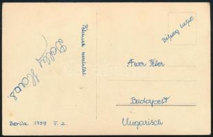 Dolly Haas (1910-1994) színésznő aláírása az őt ábrázoló fotólap hátoldalán