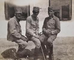 1914-1918 Régi első világháborús katonafotók, 7 db, részben a hátoldalakon feliratozva, 8x5 cm és 9,...