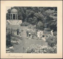 cca 1940 Budapest 18 látványosságról készült képeket tartalmazó mappa, fénnyomatok, Feliratozva 23x2...