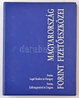 Magyarország forint fizetőeszközei. MNB kiadás, információk a forintrendszerről 1998-ig bezárólag, bankjegyekről és emlékpénzekről, mappában.
