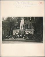 1939 Budapest, a Klebelsberg Kuno-emlékmű, papírlapra ragasztott fotó, 11×16 cm