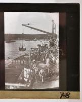 cca 1930 kb 170 db üveg diák, hajókról, városról, katonákról, kis bőröndben, feltehetőleg Győri Lajo...