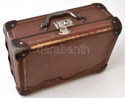 cca 1930 kb 170 db üveg diák, hajókról, városról, katonákról, kis bőröndben, feltehetőleg Győri Lajo...