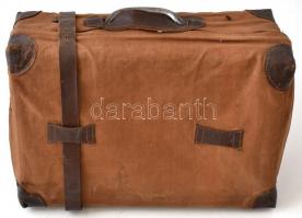 cca 1930 kb 170 db üveg diák, hajókról, városról, katonákról, kis bőröndben, feltehetőleg Győri Lajo...