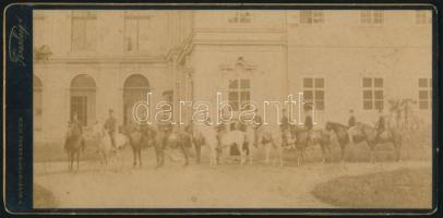 cca 1900 A cs. és kir. 4. huszárezred tagjai, közöttük várbogyai és nagymadi Bogyay Artúr (1876-1949) huszártiszttel (?), keményhátú fotó, Wien, Victor Angerer, 10x20 cm/  cca 1900 The members of the 4th Austro-Hungarian Army Hussar Regiment (k.u.k. Husarenregiment ,,Arthur Herzog von Connaught und Strathearn" Nr. 4.), with Artúr Bogyay of Várbogya and Nagymad (1876-1949) hussar officer, board photo, Wien, Victor Angerer, 10x20 cm