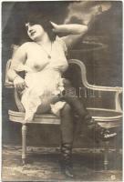 Vintage erotic nude lady. AG 114. (EK)