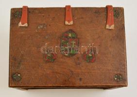 Magyar címeres festett fa ládika 24x18x17 cm