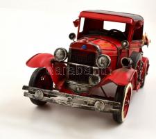 Nagyméretű fém tűzoltó kocsi makett 35 cm