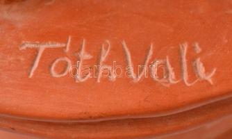 Tóth Valéria (1943- ): Jegyespár, terrakotta, jelzett, apró kopásokkal, m: 46 cm