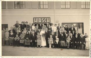 Salgótarján, a Hirsch gyár dolgozóinak csoportképe, esküvő. photo (EK)