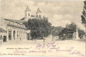 62 db régi magyar és külföldi városképes lap, közte sok fotó és 2 képeslapfüzet, valamint néhány szí...