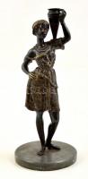 Jelzés nélkül: Egzotikus női figura. Bronz, márvány talapzaton, m: 31 cm