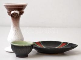 2 db mázas kerámia gyertyatartó, jelzés nélkül, m: 12,5 és 4 cm