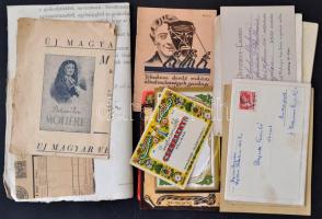 Nagy vegyes papírrégiség tétel, közte: tábori posta levelezőlapok, fotók, képeslapok, okmányok, igaz...