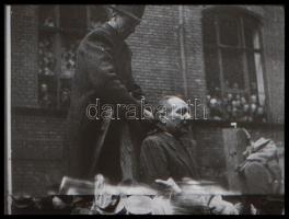 1944-1946 Szálasi eskütétele, pere, kivégzése, 5 db filmkocka, 2×3 cm