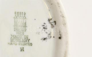 Zsolnay buldog, kézzel festett, jelzett, apró kopásokkal, m: 13 cm