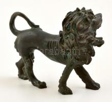 XIX. sz: Oroszlán figura. Vas és bronz ötvözet  / Lion figure. Bronze, iron. 17x14 cm