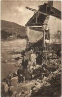 Mehádia, Mehadia; a bedőlt községháza az árvízkor. Grieser Mátyás kiadása / Das eingestürtze Gemeindehaus / collapsed town hall during the flood + K.u.K. Feldgendarmerie Streifzug III. (Rb)