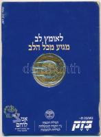 Izrael ~1981. Aranyozott háborús? fém emlékérem, eredeti csomagolásban (24mm) T:1 Israel ~1981. Gold plated metal war? commemorative medallion in original packing (24mm) C:UNC