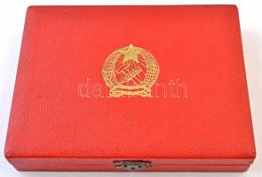 1950. "A Kossuth-érdemrend II. osztálya" aranyozott és zománcozott Ag csillag, hátoldalán ...