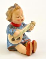 Goebel/ Hummel gitározó kislány, kézzel festett kerámia, jelzett, hibátlan, m: 10 cm