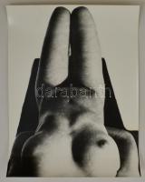 cca 1978 Menesdorfer Lajos (1941-2005) budapesti fotóművész hagyatékából, pecséttel jelzett, vintage fotóművészeti alkotás (Márványtorzó), 40x30 cm