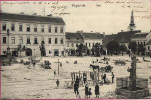 1913 Vágújhely, Neustadt an der Waag, Nové Mesto nad Váhom; Fő tér, Eiser Miksa, Reich Jakab, Adolf Fischer üzlete, piaci árusok / main square, shops, market vendors (szakadás / tear)