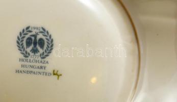 Hollóházi füles csésze, kézzel festett, jelzett, apró kopásokkal, d: 11 cm